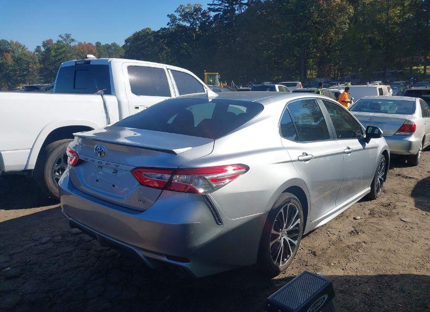 Photo 4 of 2020 Toyota Camry SE (VIN 4T1G11AK2LU506553)