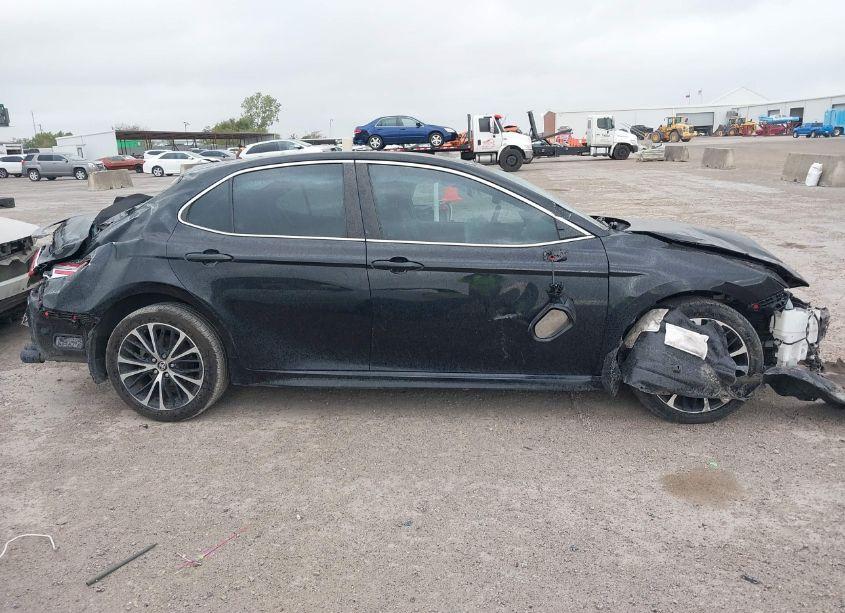 Photo 14 of 2020 Toyota Camry SE (VIN 4T1G11AK2LU507122)