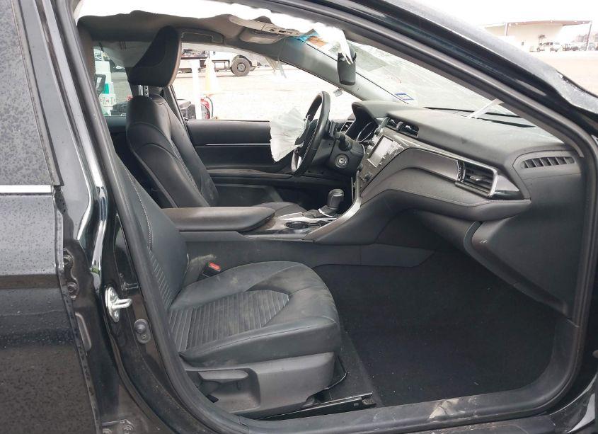 Photo 5 of 2020 Toyota Camry SE (VIN 4T1G11AK2LU507122)