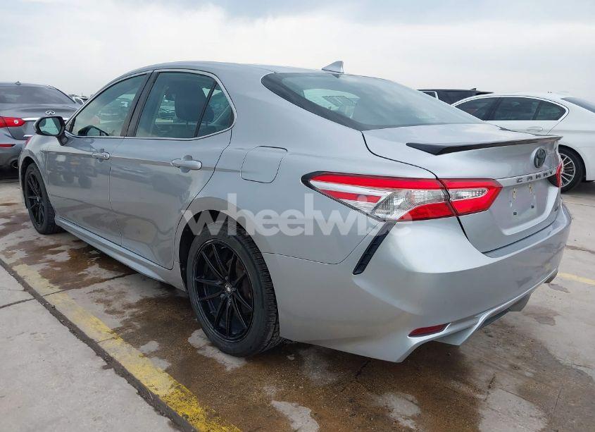 Photo 3 of 2020 Toyota Camry SE (VIN 4T1G11AK2LU865482)