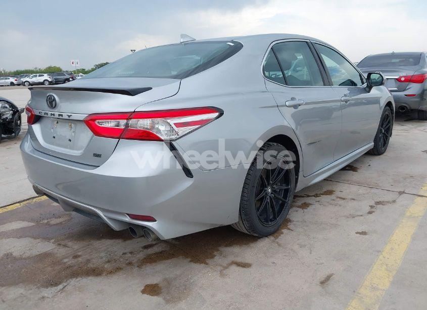 Photo 4 of 2020 Toyota Camry SE (VIN 4T1G11AK2LU865482)