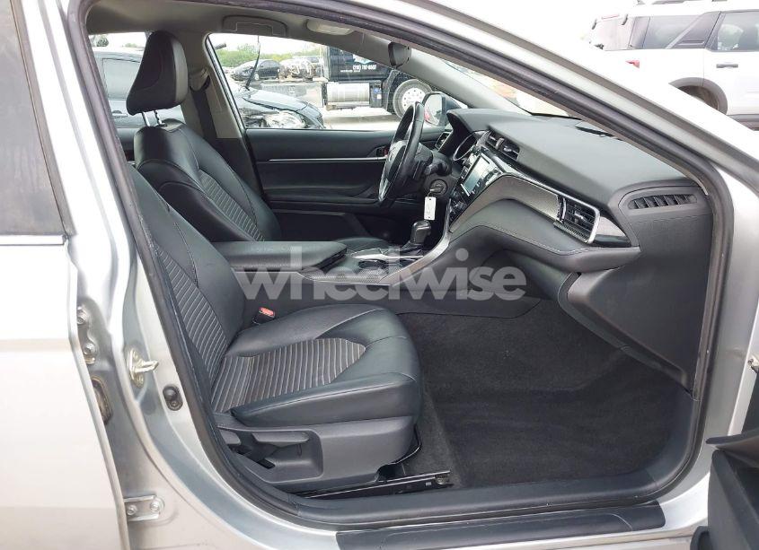 Photo 5 of 2020 Toyota Camry SE (VIN 4T1G11AK2LU865482)