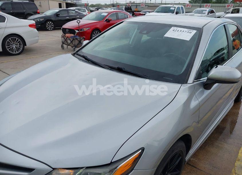 Photo 6 of 2020 Toyota Camry SE (VIN 4T1G11AK2LU865482)