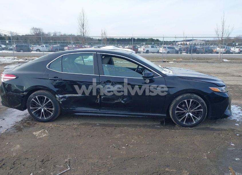 Photo 13 of 2020 Toyota Camry SE (VIN 4T1G11AK2LU870455)