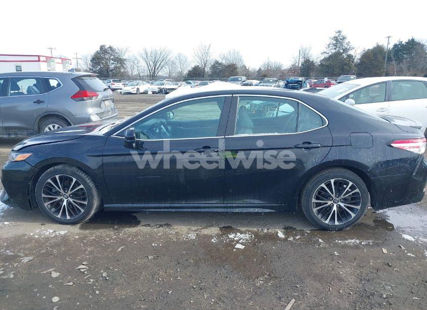 Photo 14 of 2020 Toyota Camry SE (VIN 4T1G11AK2LU870455)