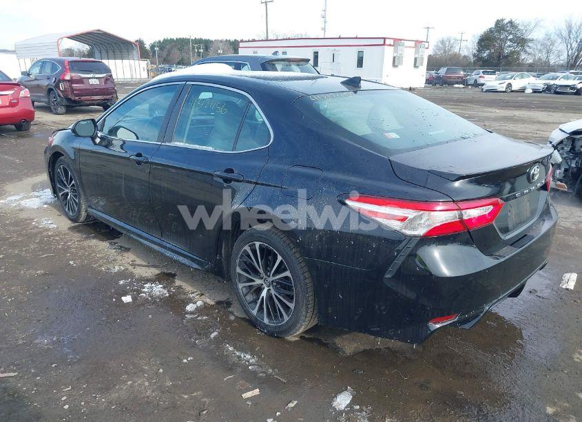 Photo 3 of 2020 Toyota Camry SE (VIN 4T1G11AK2LU870455)