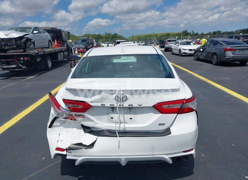 Photo 16 of 2020 Toyota Camry SE (VIN 4T1G11AK2LU883786)