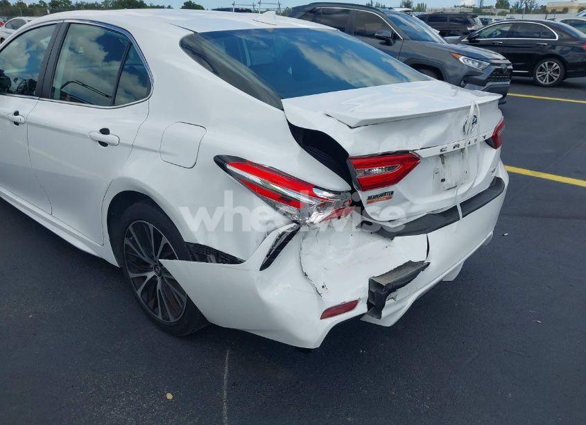 Photo 6 of 2020 Toyota Camry SE (VIN 4T1G11AK2LU883786)