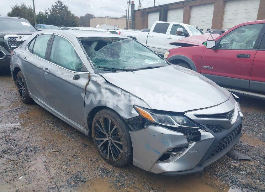 2020 Toyota Camry SE (VIN 4T1G11AK2LU893119) main photo