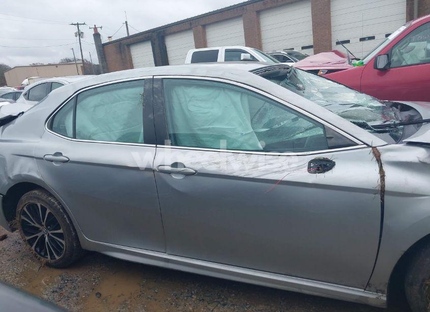 Photo 13 of 2020 Toyota Camry SE (VIN 4T1G11AK2LU893119)