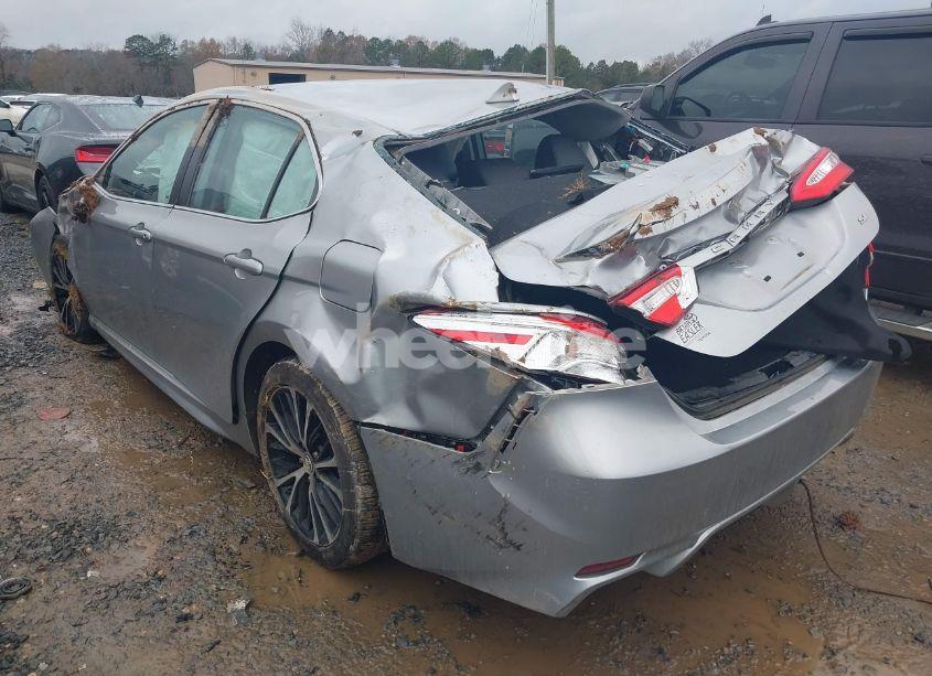 Photo 3 of 2020 Toyota Camry SE (VIN 4T1G11AK2LU893119)