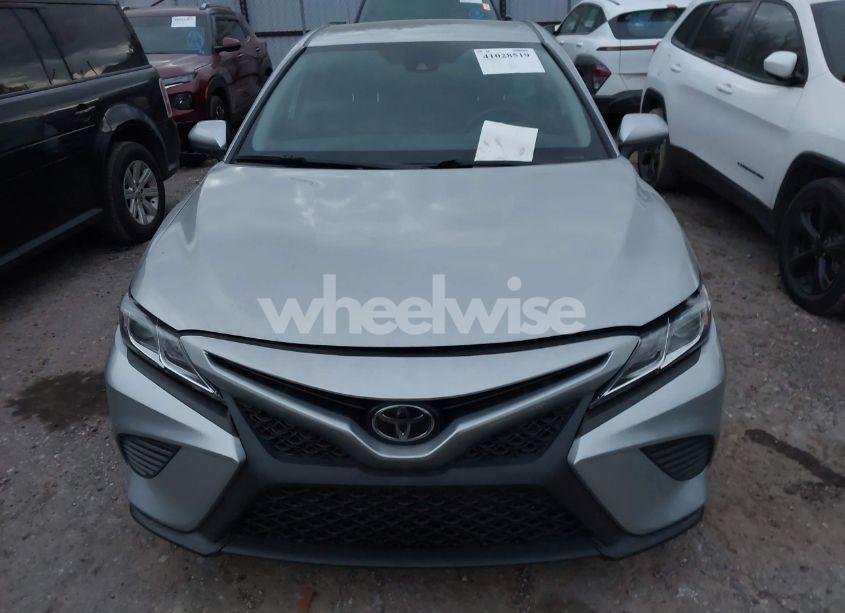 Photo 13 of 2020 Toyota Camry SE (VIN 4T1G11AK2LU901428)