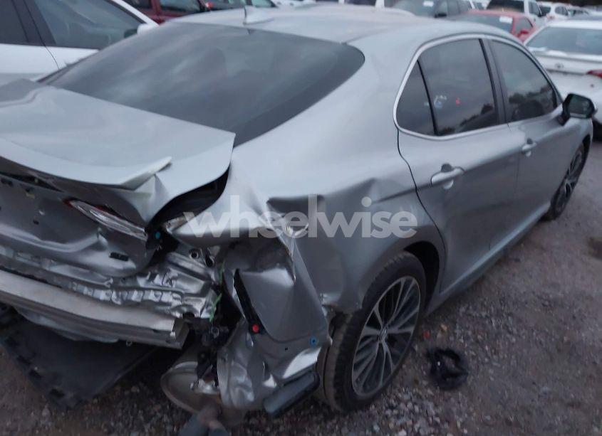 Photo 4 of 2020 Toyota Camry SE (VIN 4T1G11AK2LU901428)