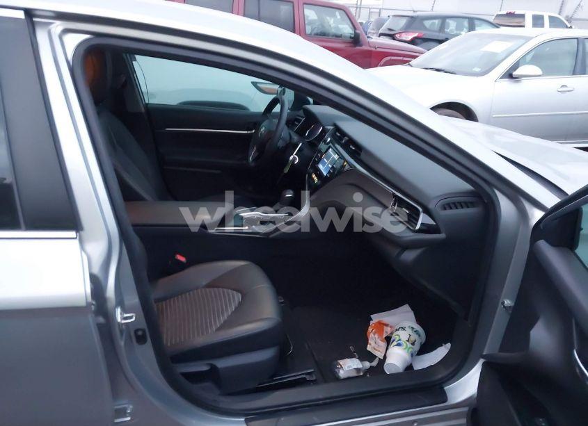 Photo 5 of 2020 Toyota Camry SE (VIN 4T1G11AK2LU901428)