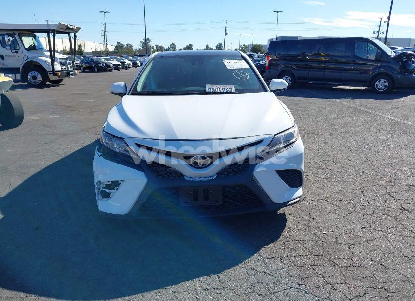 Photo 13 of 2020 Toyota Camry SE (VIN 4T1G11AK2LU964819)
