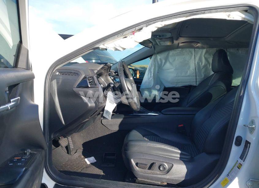 Photo 5 of 2020 Toyota Camry SE (VIN 4T1G11AK2LU964819)