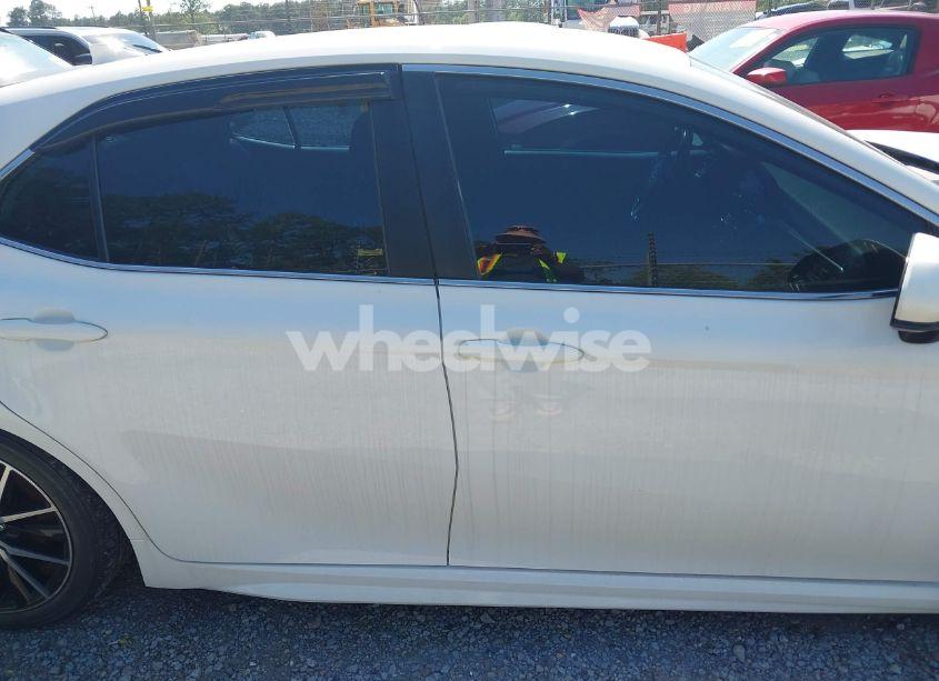 Photo 14 of 2021 Toyota Camry SE (VIN 4T1G11AK2MU403618)