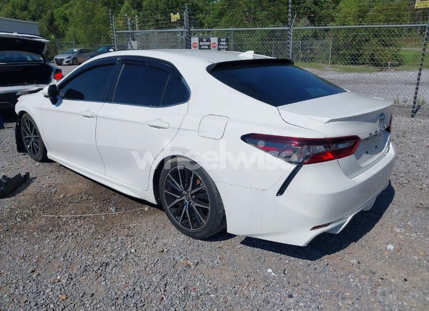 Photo 3 of 2021 Toyota Camry SE (VIN 4T1G11AK2MU403618)