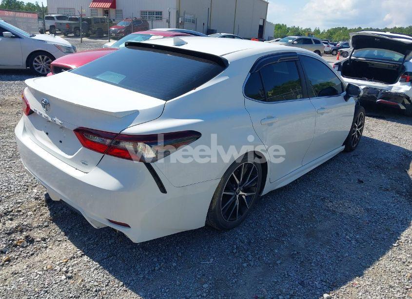 Photo 4 of 2021 Toyota Camry SE (VIN 4T1G11AK2MU403618)