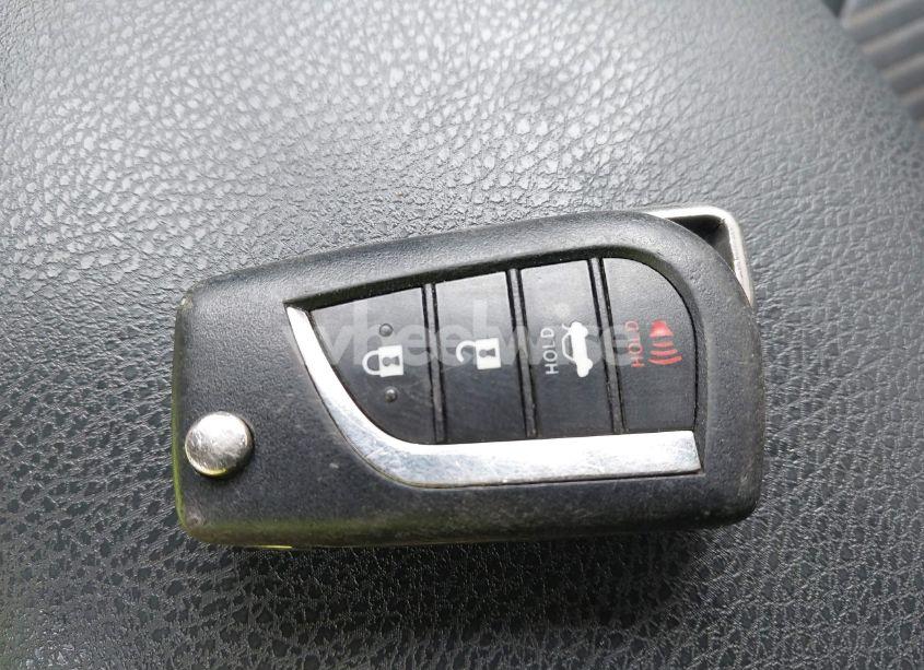 Photo 11 of 2021 Toyota Camry SE (VIN 4T1G11AK2MU422475)