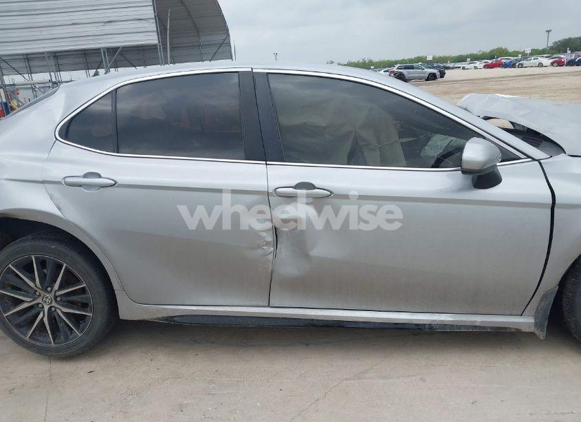 Photo 13 of 2021 Toyota Camry SE (VIN 4T1G11AK2MU422475)