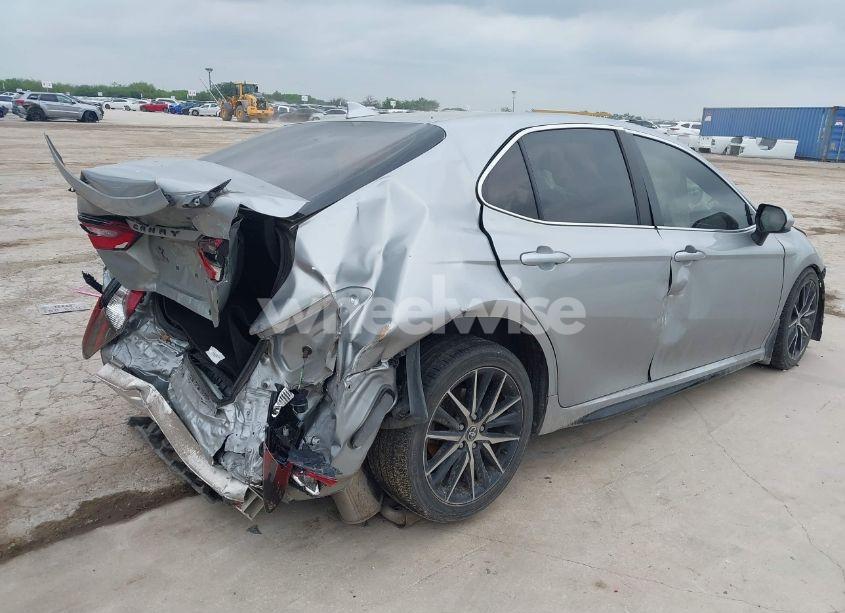 Photo 4 of 2021 Toyota Camry SE (VIN 4T1G11AK2MU422475)