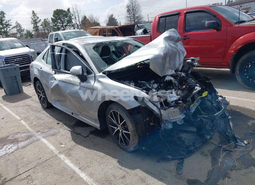 2021 Toyota Camry SE (VIN 4T1G11AK2MU427465) main photo