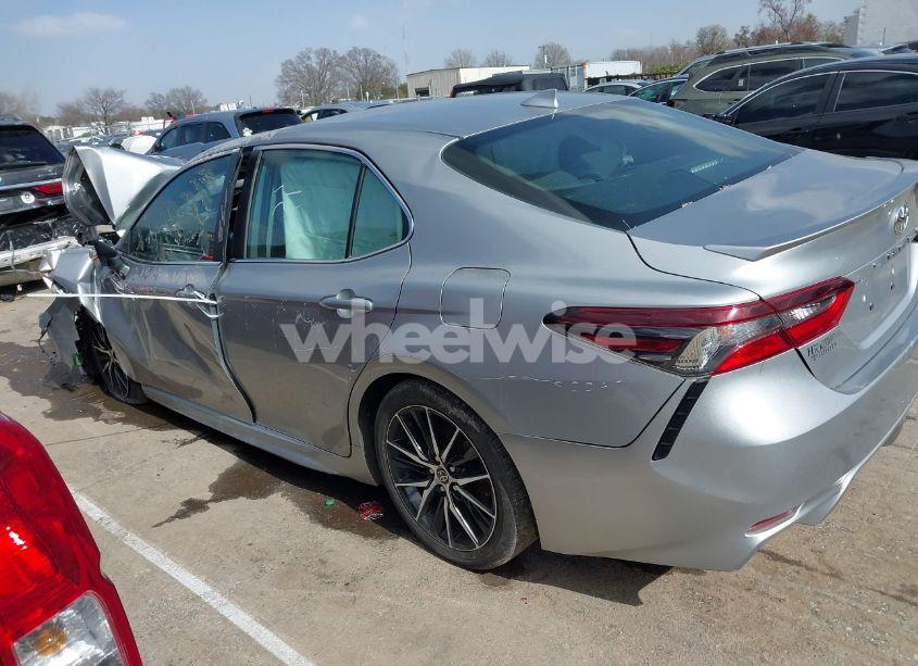 Photo 13 of 2021 Toyota Camry SE (VIN 4T1G11AK2MU427465)