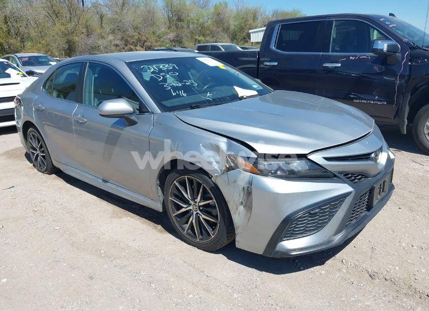 2021 Toyota Camry SE/SE NIGHTSHADE EDITION (VIN 4T1G11AK2MU442936) main photo