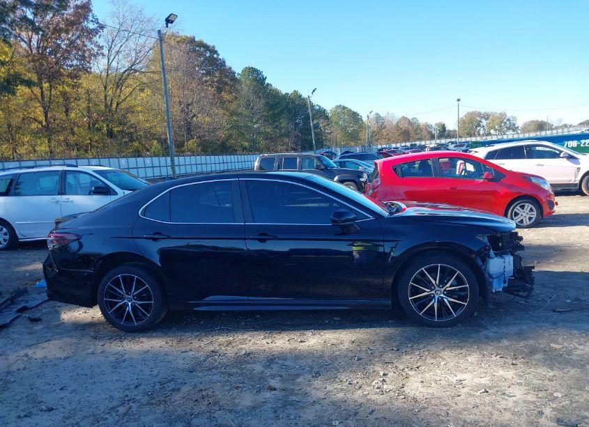 Photo 14 of 2021 Toyota Camry SE (VIN 4T1G11AK2MU450132)