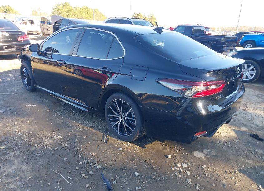 Photo 3 of 2021 Toyota Camry SE (VIN 4T1G11AK2MU450132)