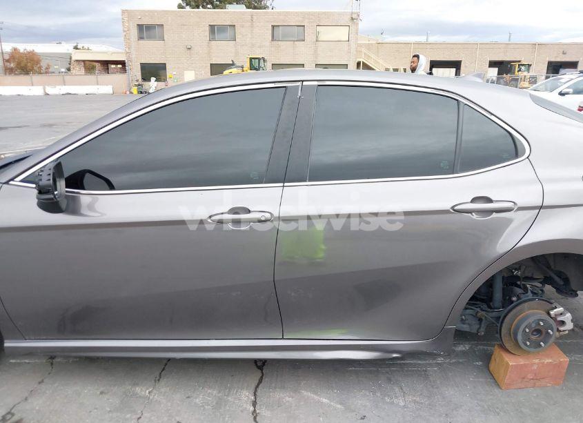 Photo 13 of 2021 Toyota Camry SE (VIN 4T1G11AK2MU455721)