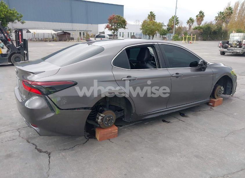 Photo 4 of 2021 Toyota Camry SE (VIN 4T1G11AK2MU455721)