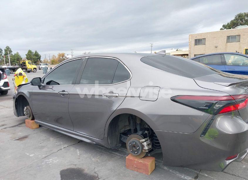 Photo 6 of 2021 Toyota Camry SE (VIN 4T1G11AK2MU455721)
