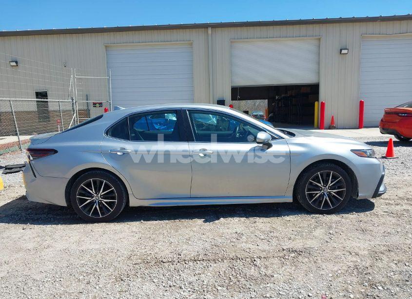 Photo 13 of 2021 Toyota Camry SE/SE NIGHT SHADE (VIN 4T1G11AK2MU464824)