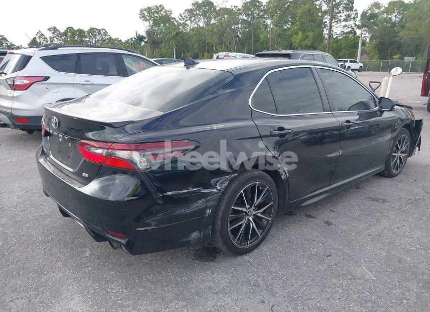 Photo 4 of 2021 Toyota Camry SE (VIN 4T1G11AK2MU471174)