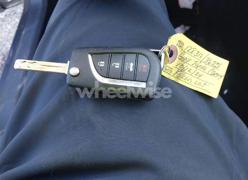 Photo 11 of 2021 Toyota Camry SE (VIN 4T1G11AK2MU485544)