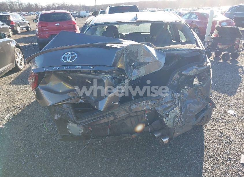 Photo 16 of 2021 Toyota Camry SE (VIN 4T1G11AK2MU485544)