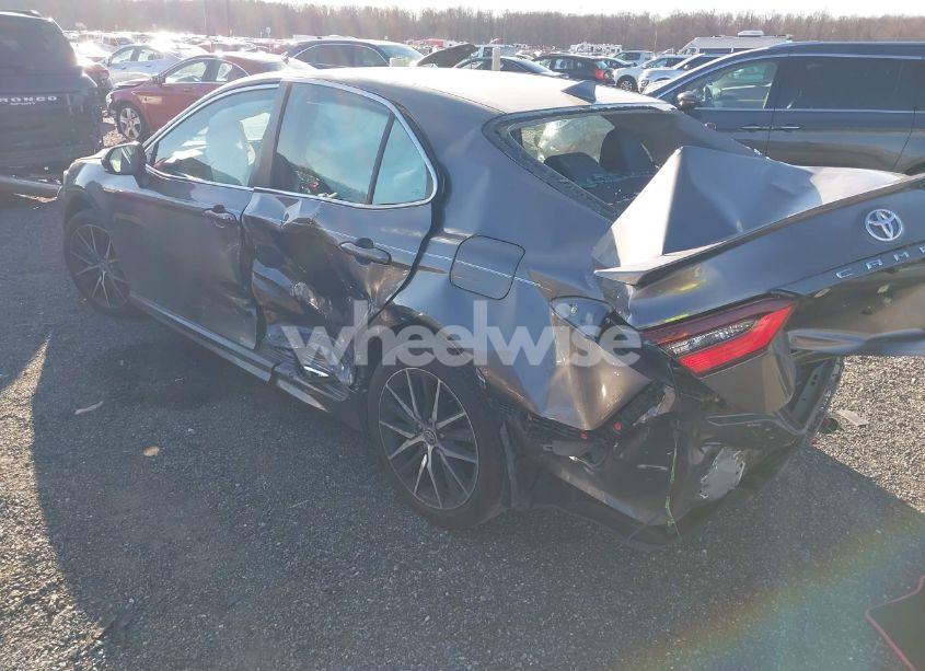 Photo 3 of 2021 Toyota Camry SE (VIN 4T1G11AK2MU485544)