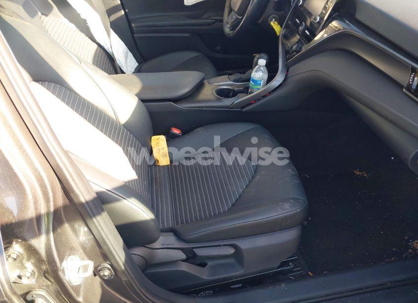 Photo 5 of 2021 Toyota Camry SE (VIN 4T1G11AK2MU485544)