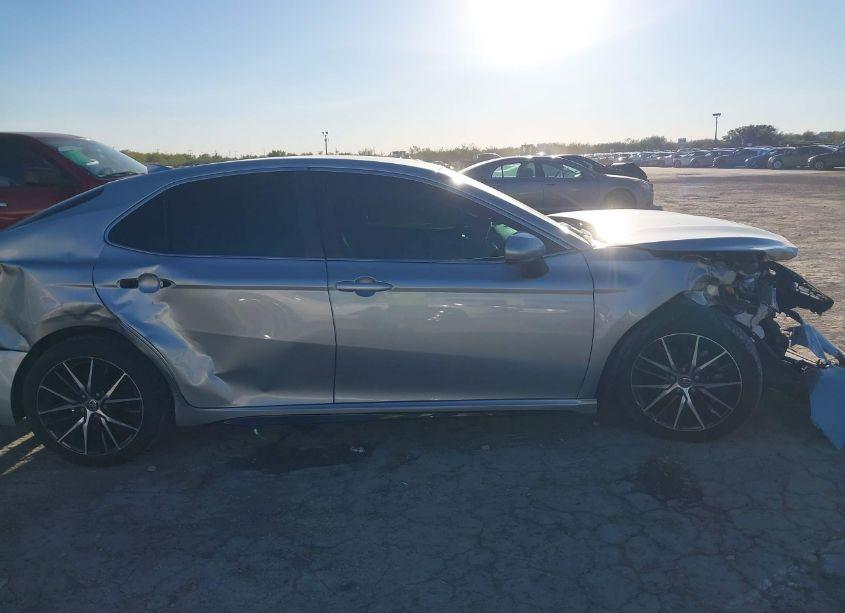 Photo 14 of 2021 Toyota Camry SE (VIN 4T1G11AK2MU486385)