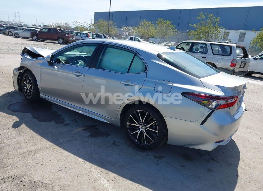 Photo 3 of 2021 Toyota Camry SE (VIN 4T1G11AK2MU486841)
