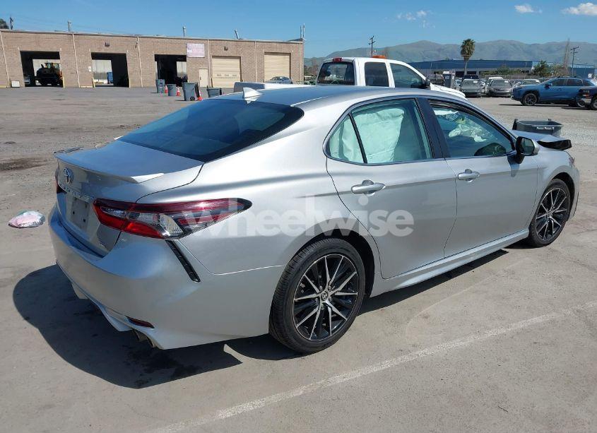 Photo 4 of 2021 Toyota Camry SE (VIN 4T1G11AK2MU486841)