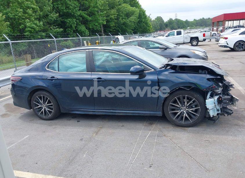 Photo 14 of 2021 Toyota Camry SE (VIN 4T1G11AK2MU518543)