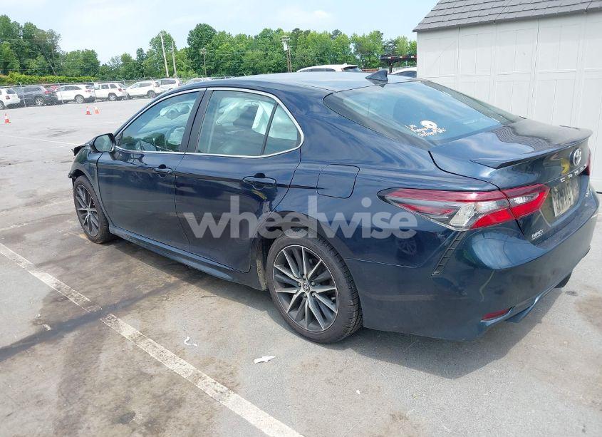 Photo 3 of 2021 Toyota Camry SE (VIN 4T1G11AK2MU518543)