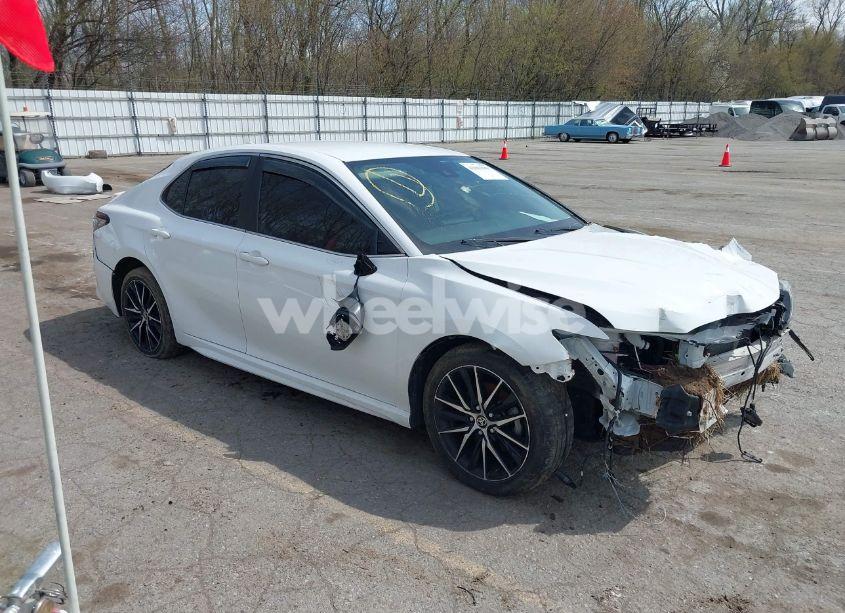 2021 Toyota Camry SE (VIN 4T1G11AK2MU520616) main photo