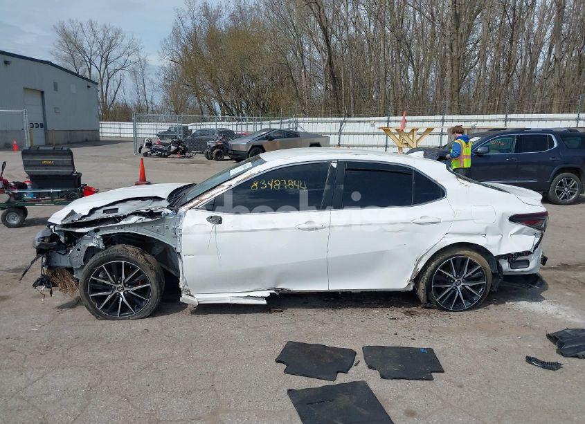 Photo 14 of 2021 Toyota Camry SE (VIN 4T1G11AK2MU520616)