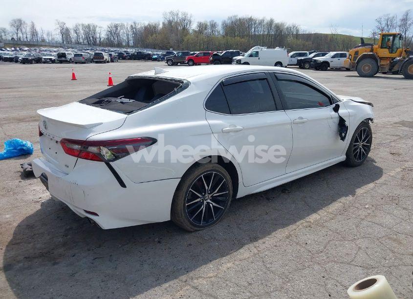 Photo 4 of 2021 Toyota Camry SE (VIN 4T1G11AK2MU520616)
