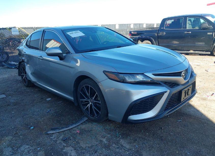 2021 Toyota Camry SE (VIN 4T1G11AK2MU540591) main photo