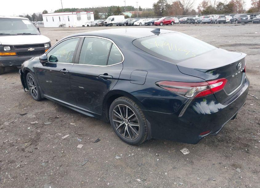 Photo 3 of 2021 Toyota Camry SE (VIN 4T1G11AK2MU542437)
